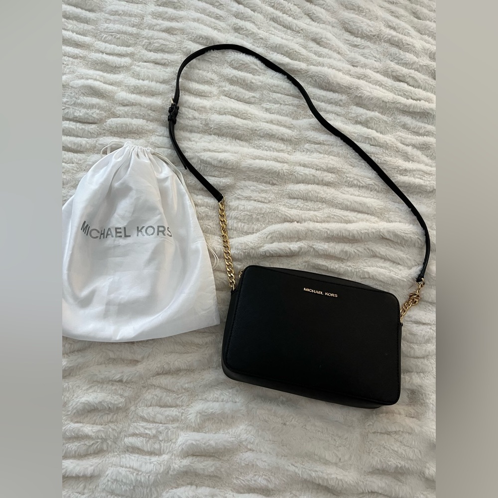 Michael Kors Jet Set East West Crossbody Bag in Black